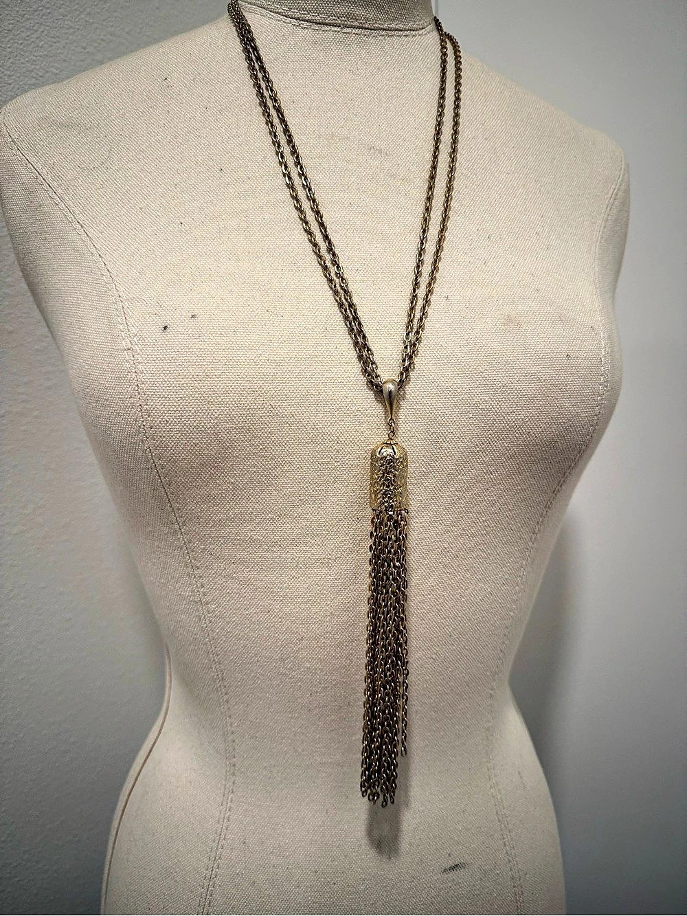 Vintage Gold-Tone Tassel Necklace Like New